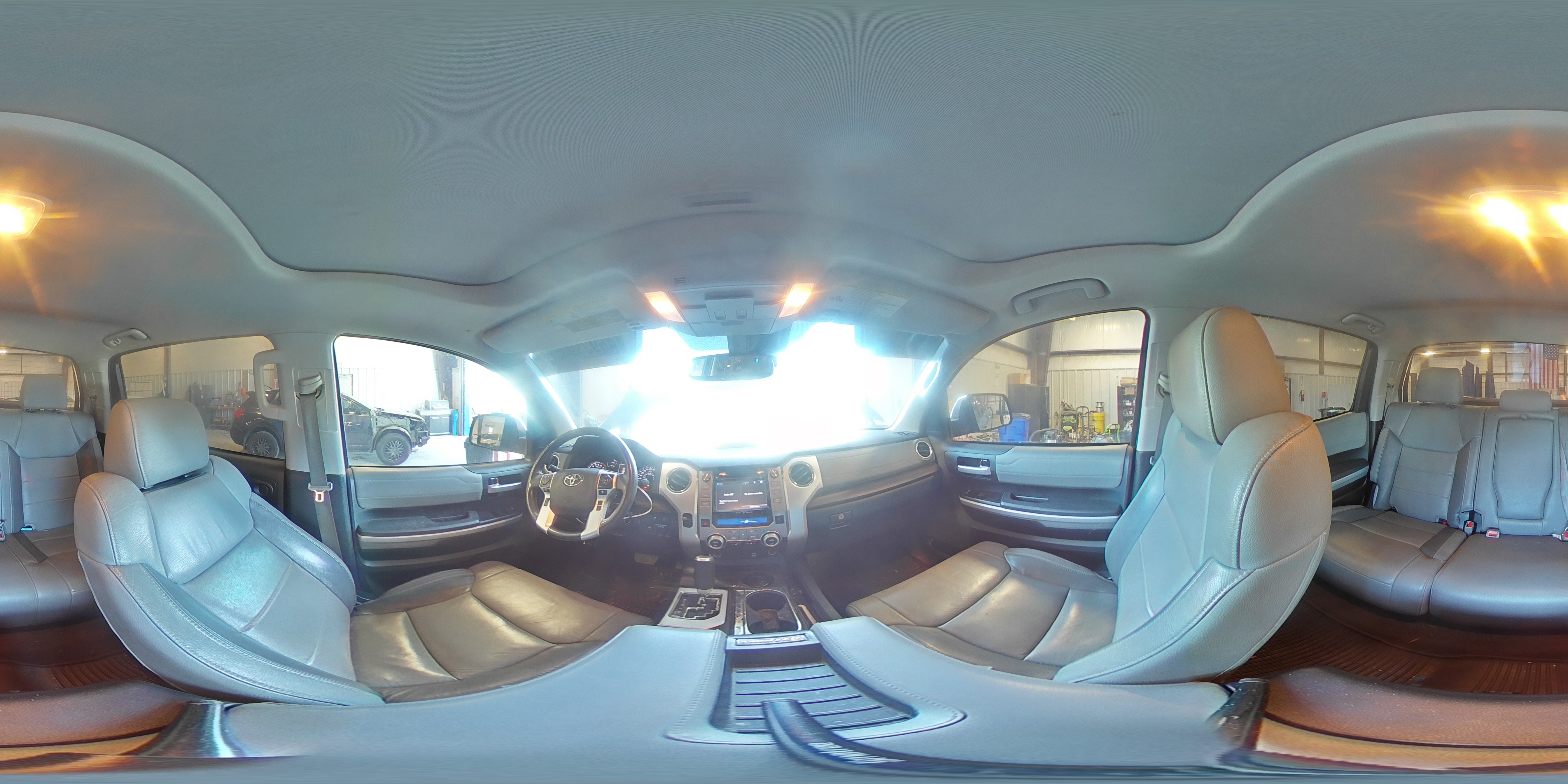2018 Toyota Tundra - Image 13