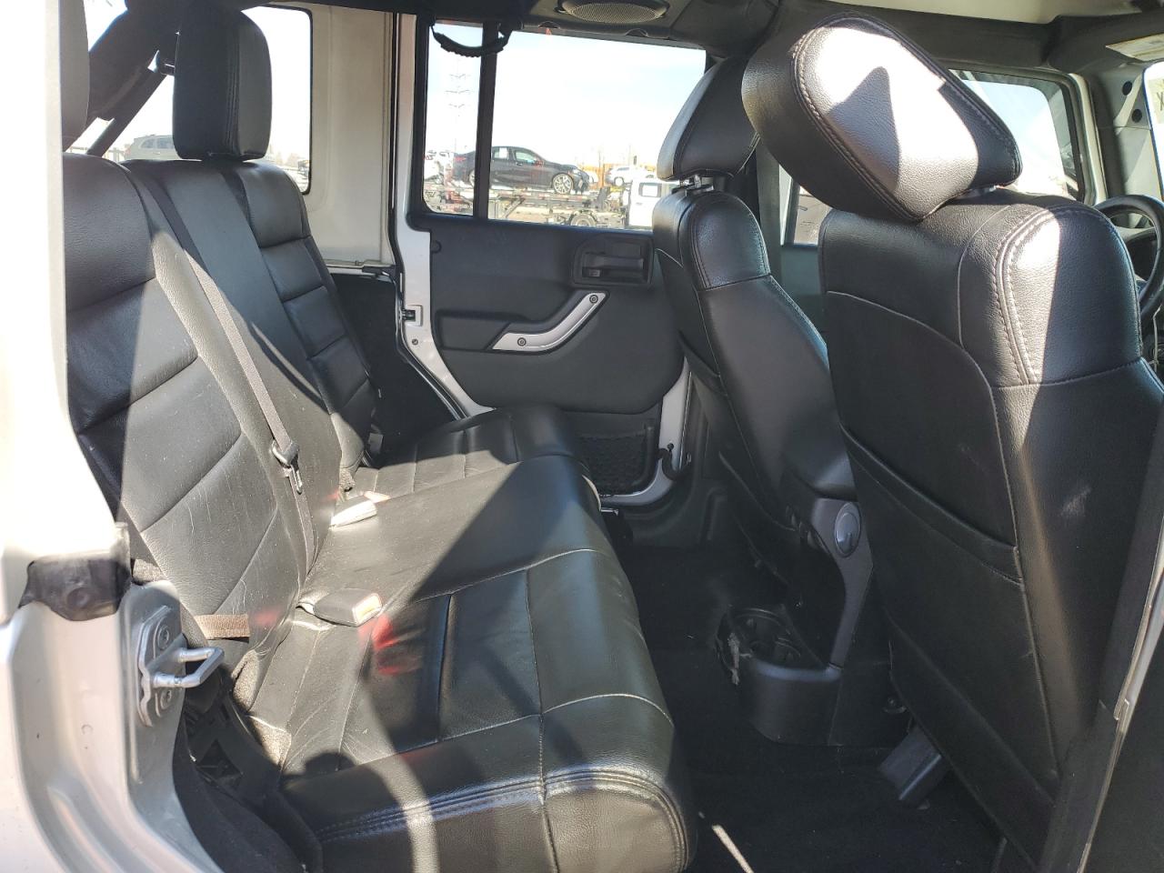 2012 Jeep Wrangler - Image 11