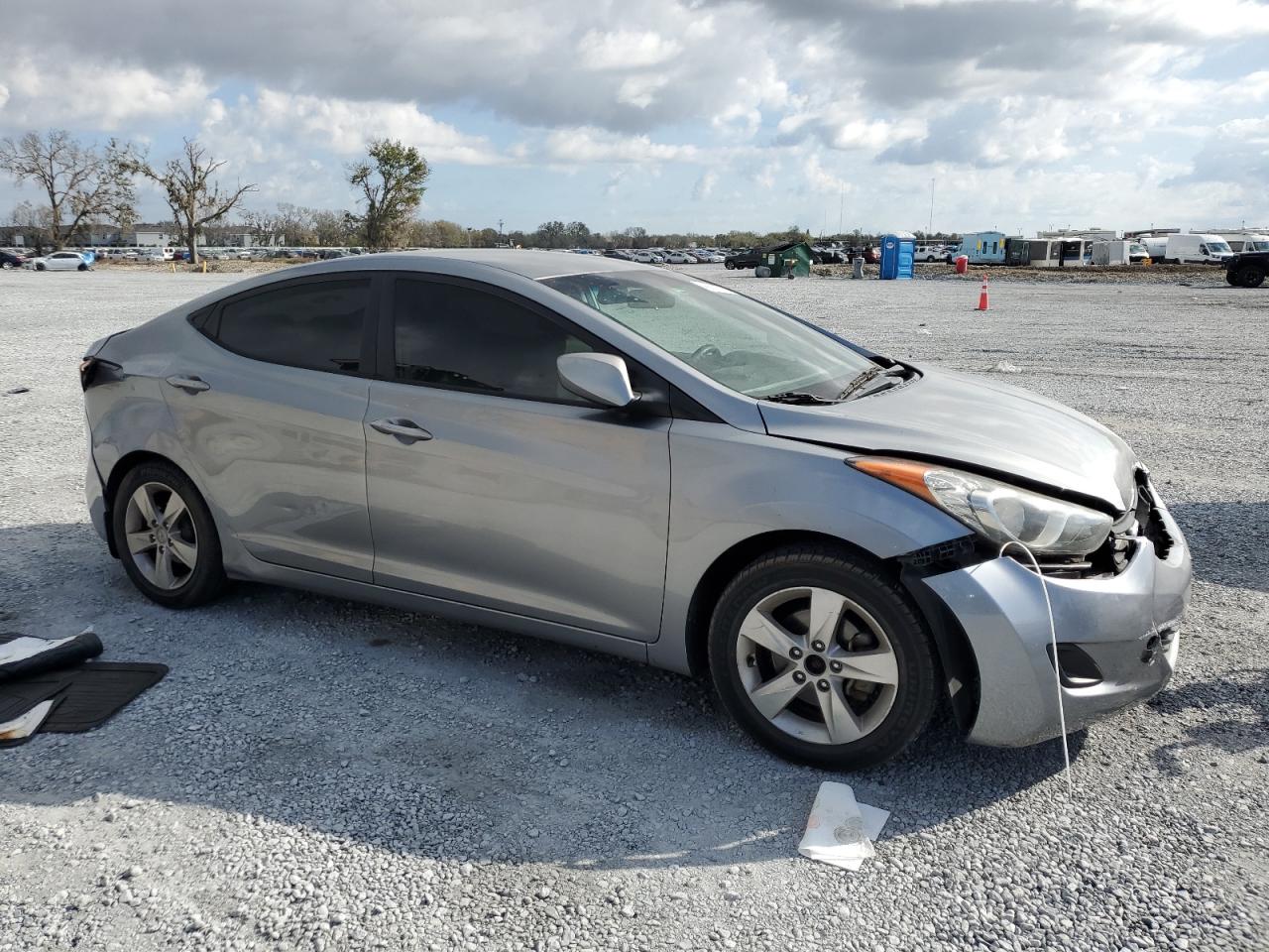 2013 Hyundai Elantra - Image 4
