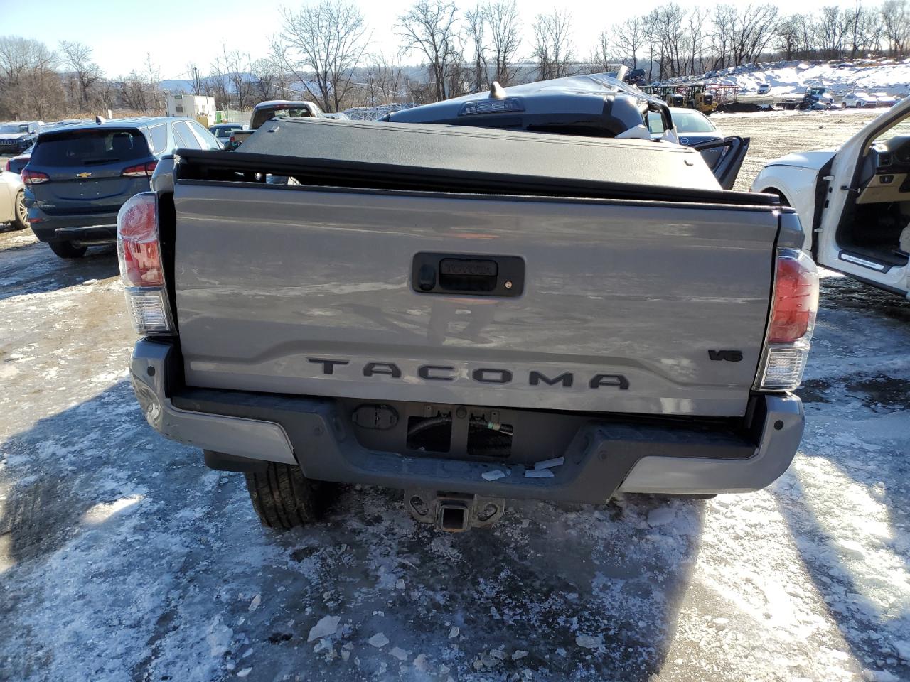 2020 Toyota Tacoma - Image 6