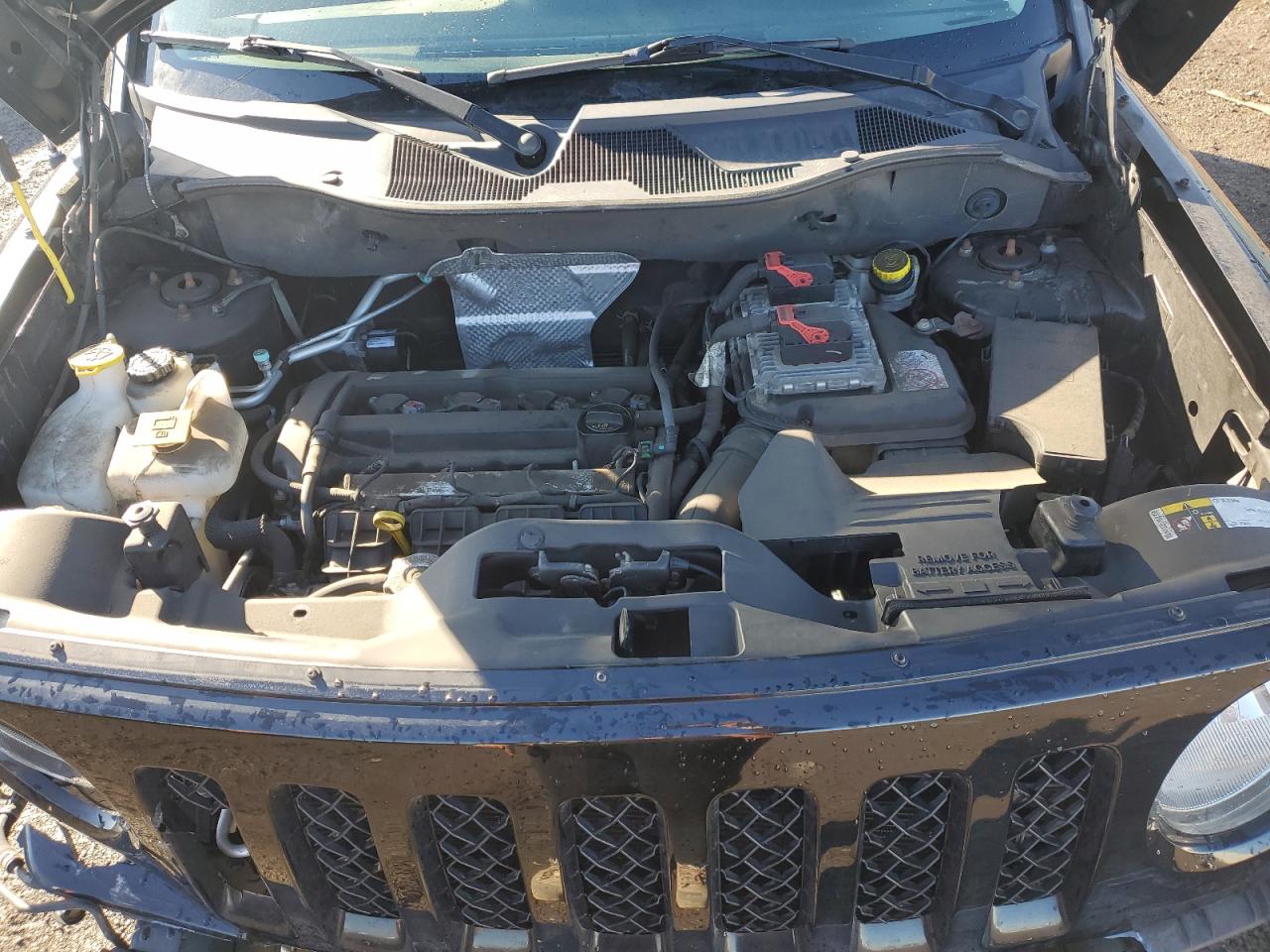 2015 Jeep Liberty (Patriot) - Image 12