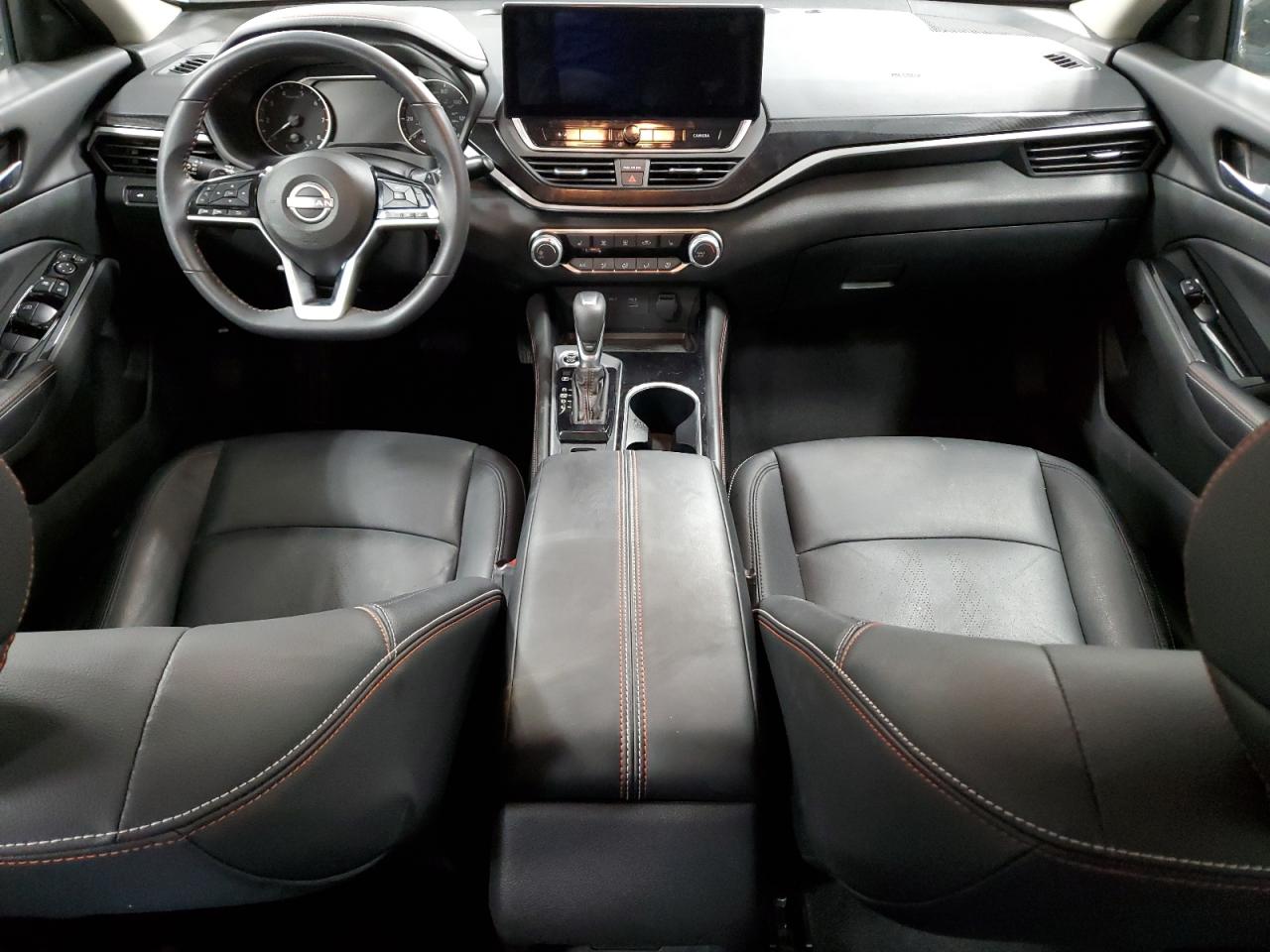 2024 Nissan Altima - Image 8