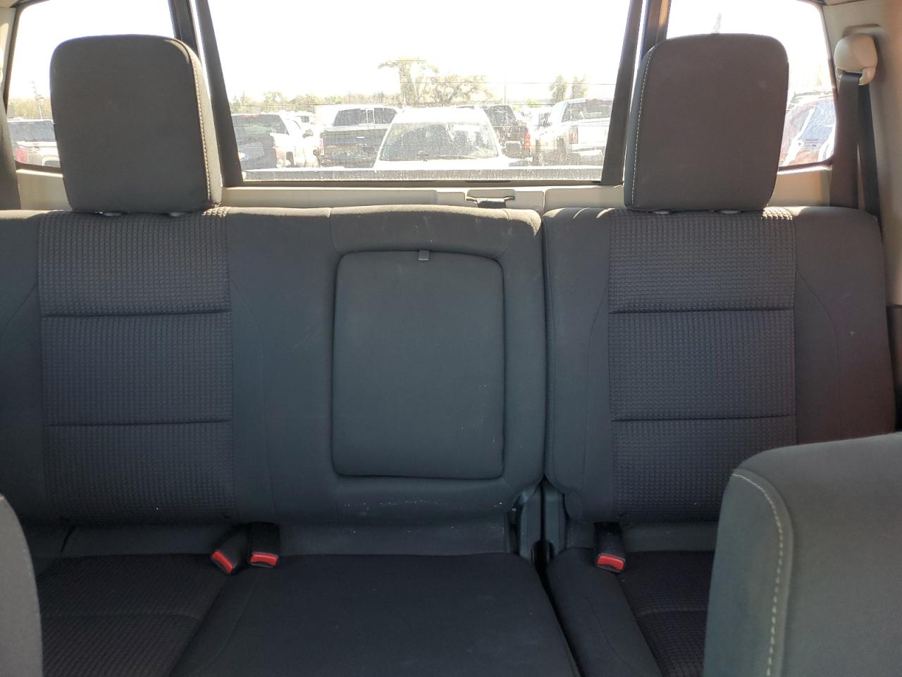 2014 Nissan Titan - Image 10