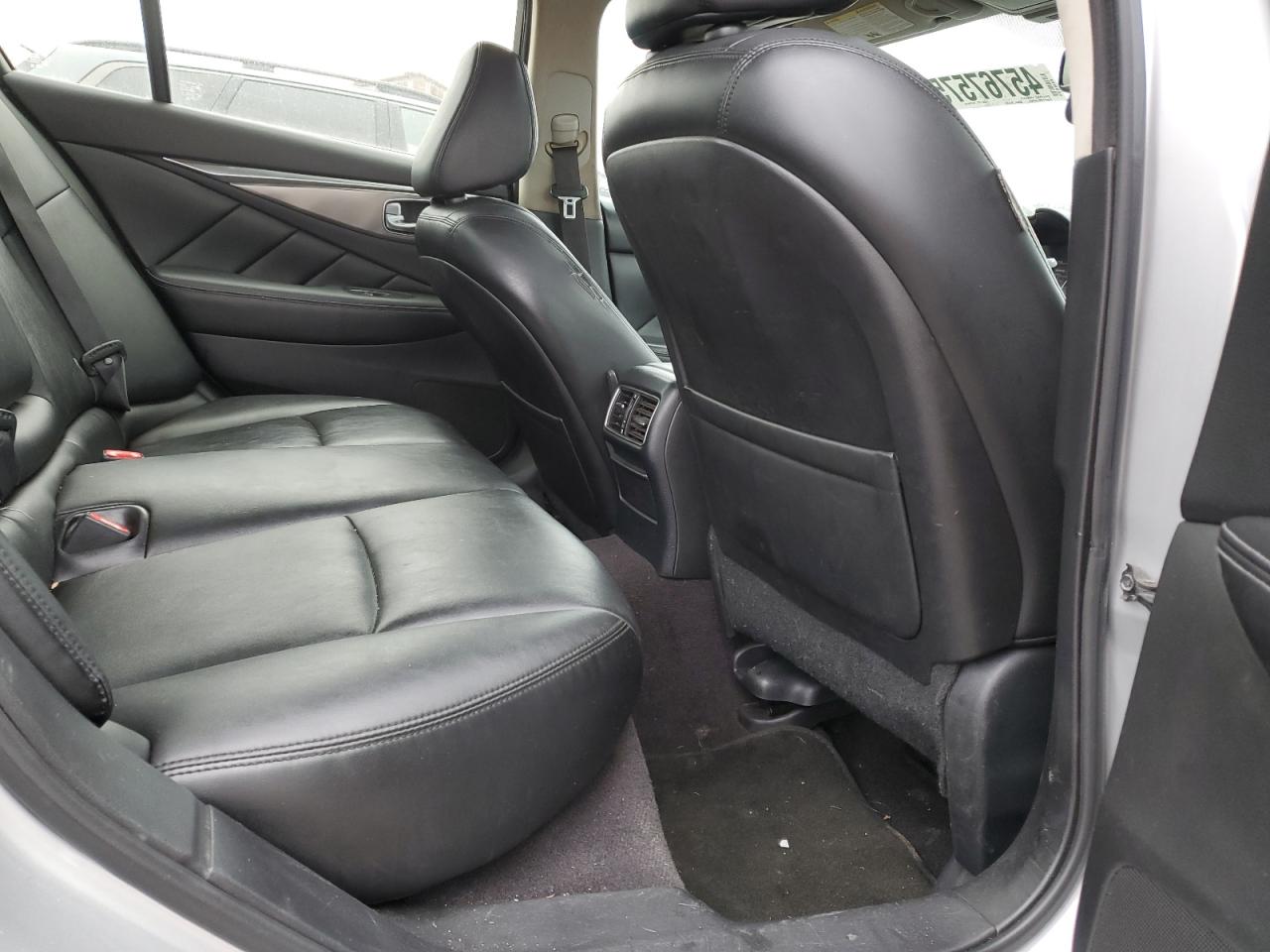 2015 Infiniti Q50 - Image 10