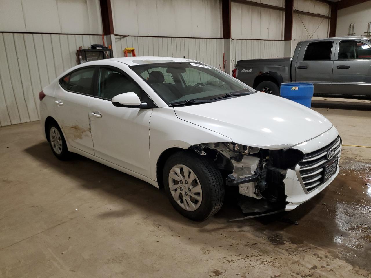 2017 Hyundai Elantra - Image 4