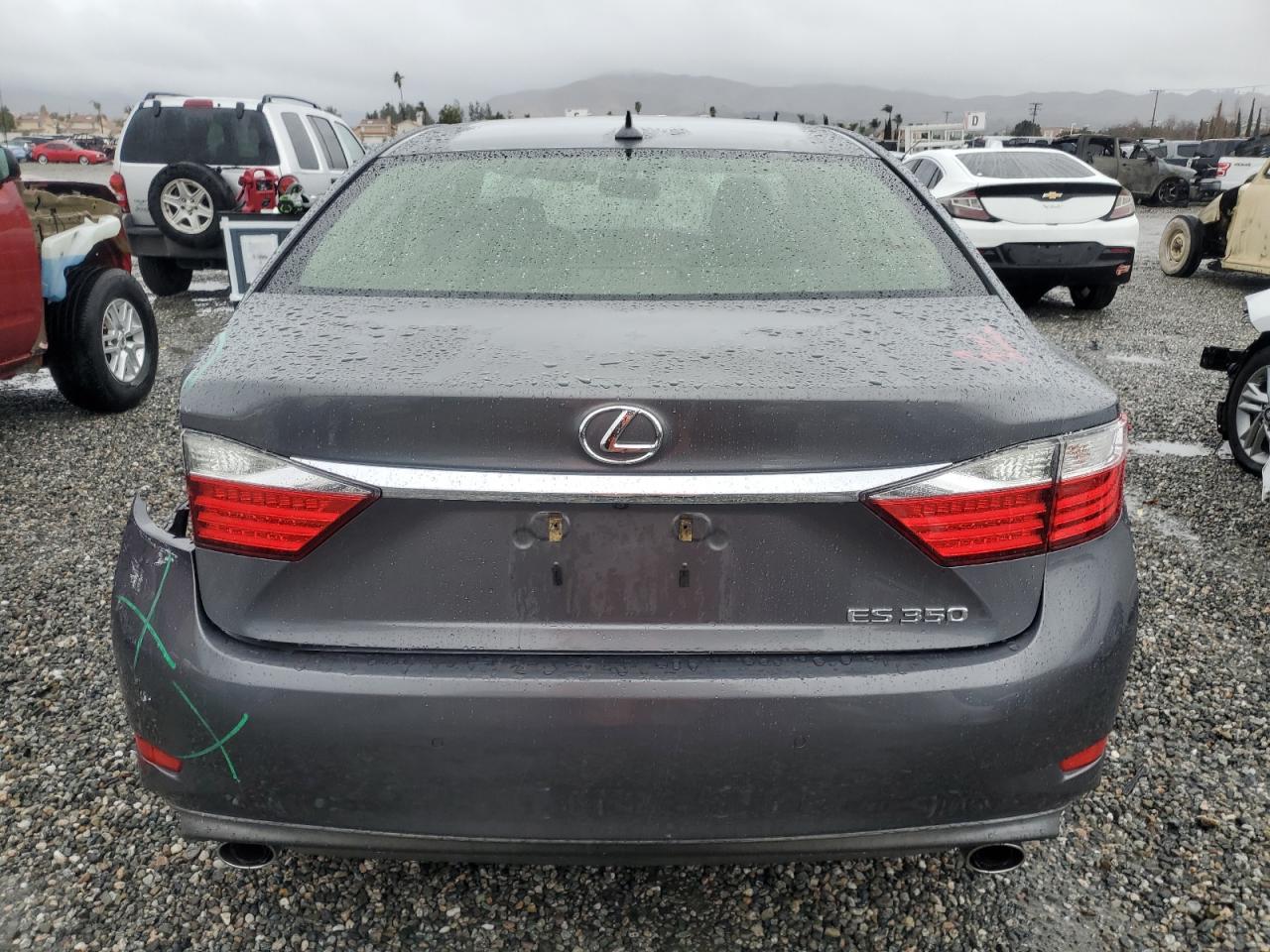 2014 Lexus ES - Image 6