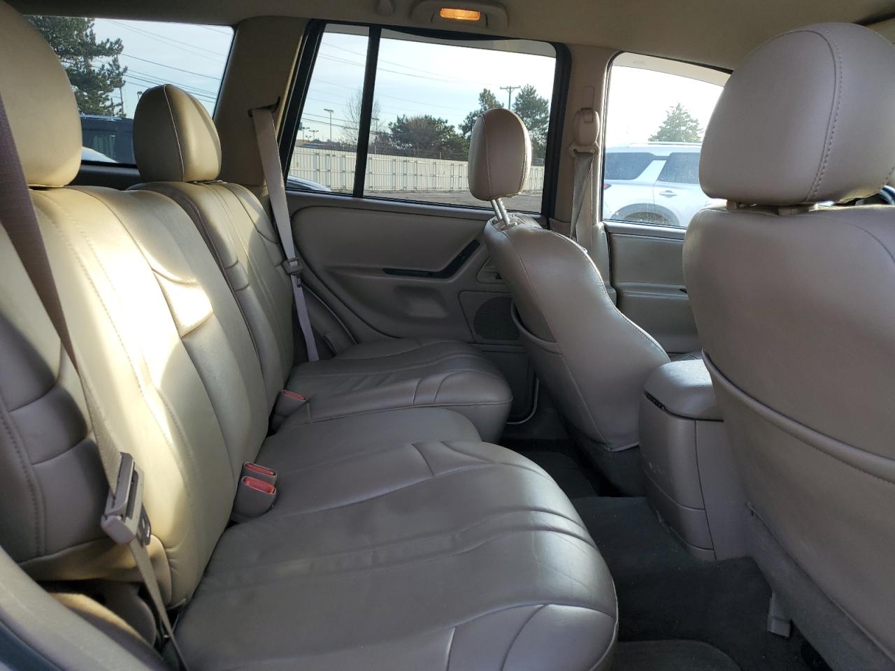 2004 Jeep Grand Cherokee - Image 11