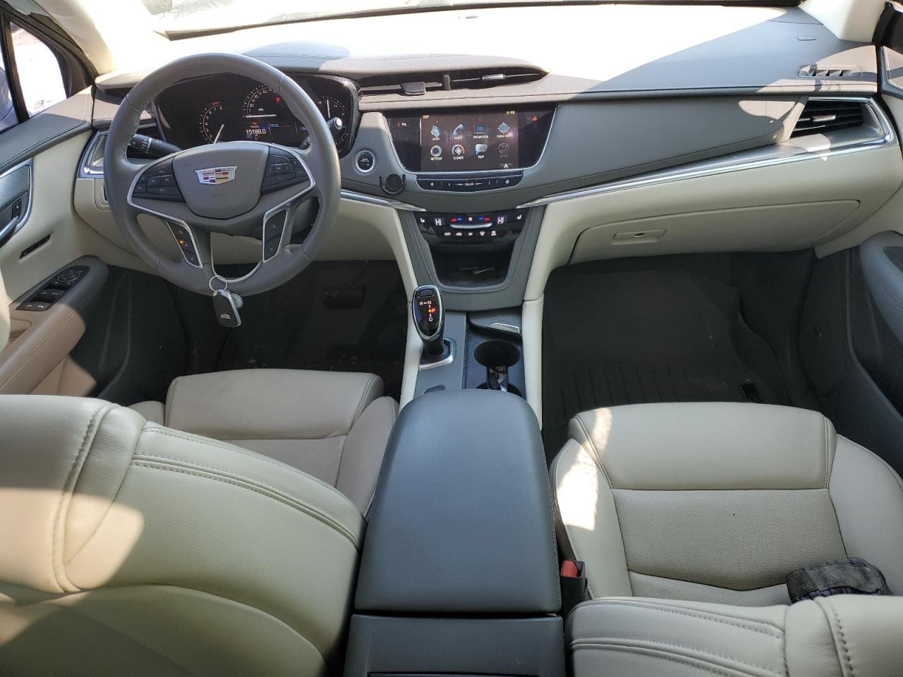 2017 Cadillac XT5 - Image 8