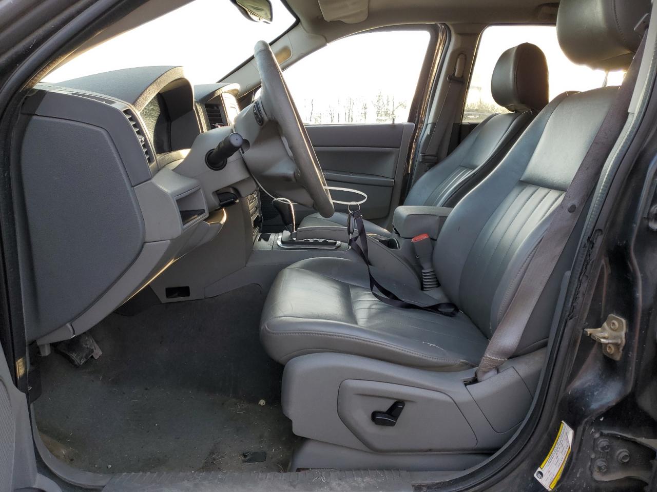 2005 Jeep Grand Cherokee - Image 7