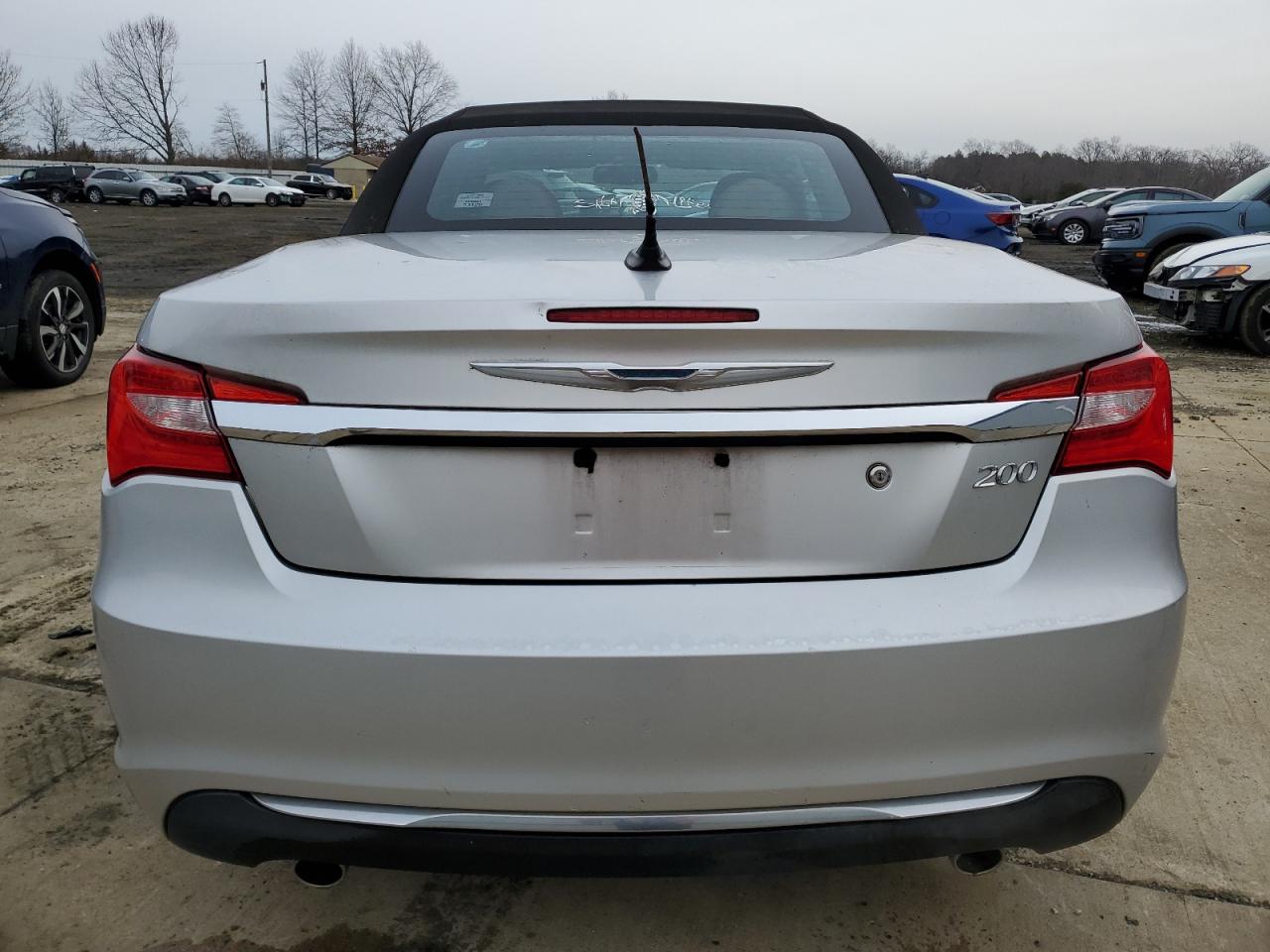 2011 Chrysler 200 - Image 6