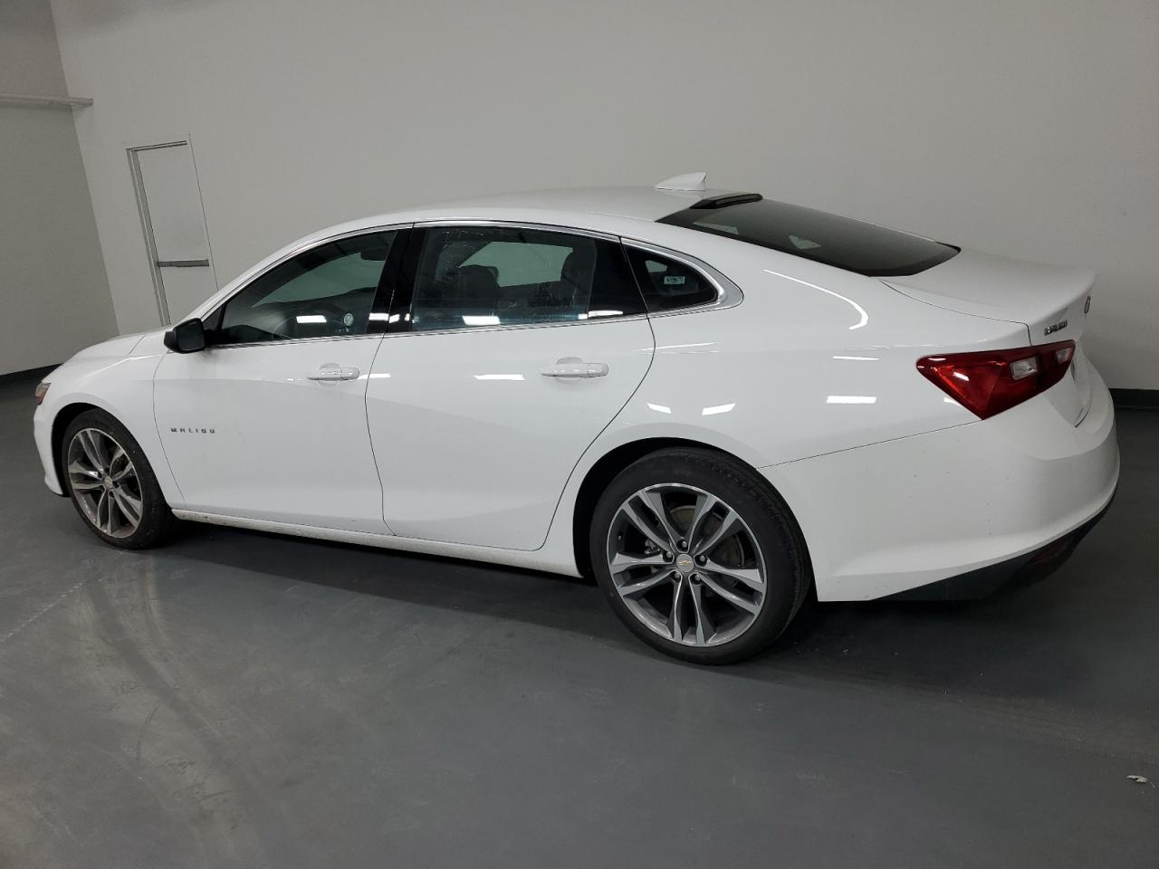 2023 Chevrolet Malibu - Image 2