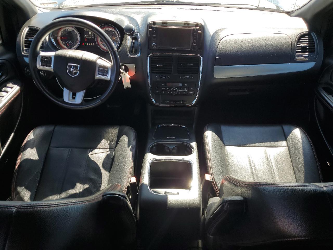 2018 Dodge Caravan - Image 8