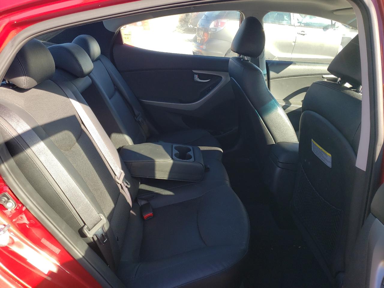 2016 Hyundai Elantra - Image 10