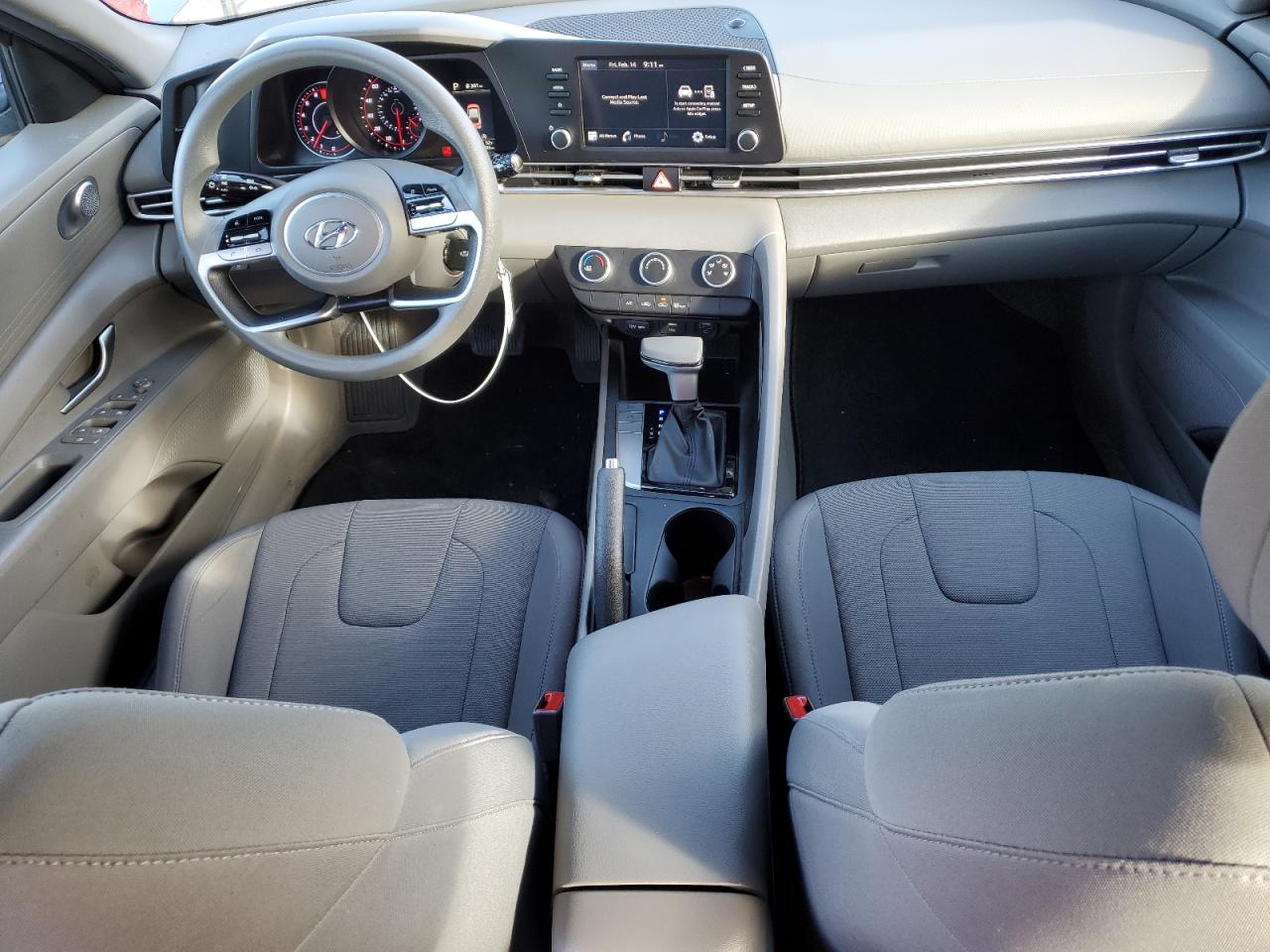 2023 Hyundai Elantra - Image 8