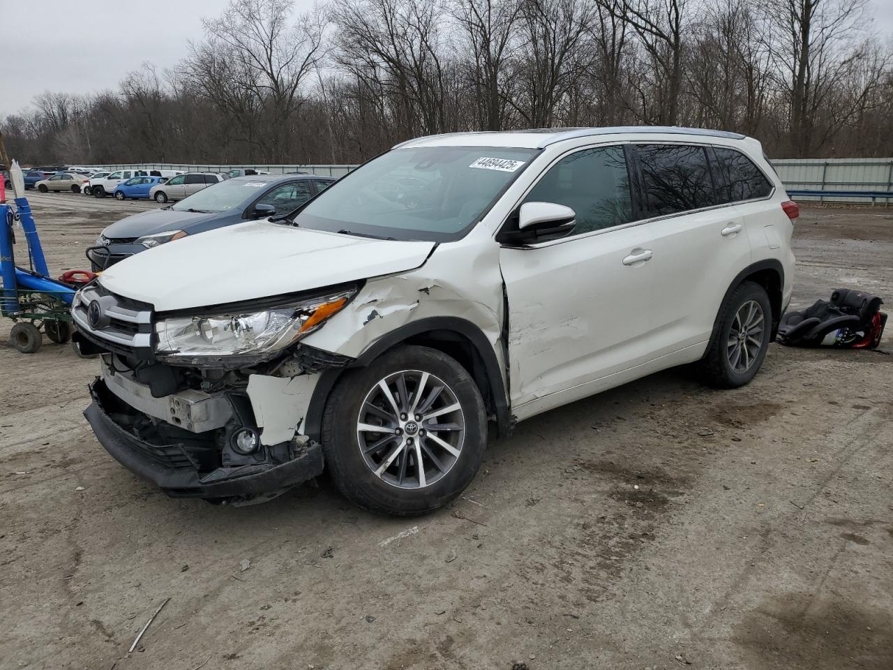 2017 Toyota Highlander - Image 1
