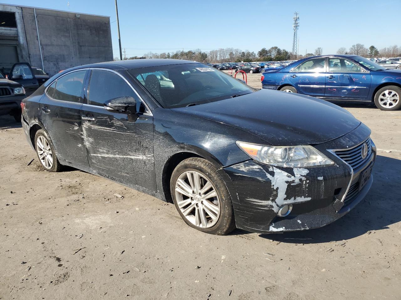 2015 Lexus ES - Image 4