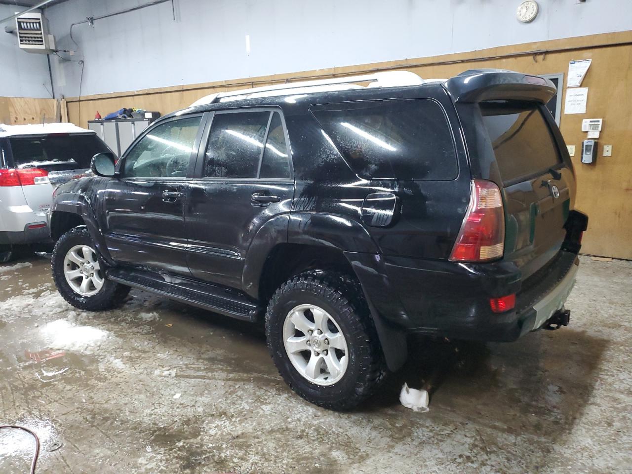 2005 Toyota 4Runner - Image 2