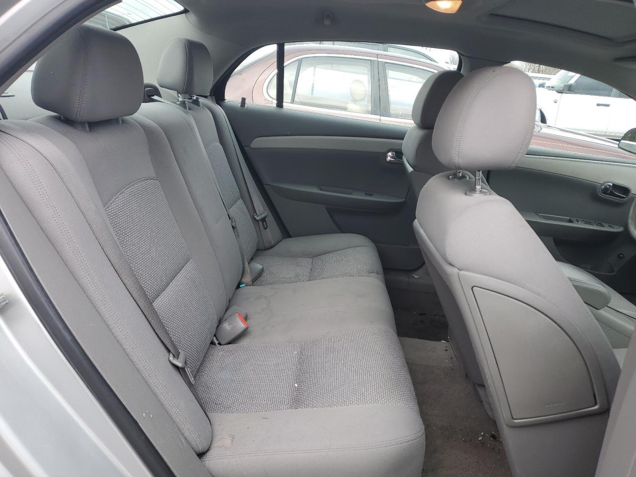 2009 Chevrolet Malibu - Image 10
