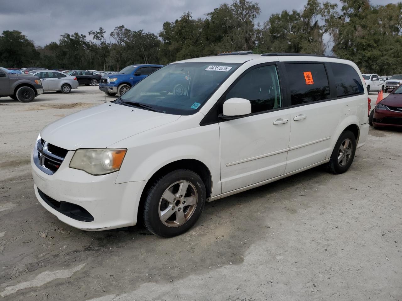 2013 Dodge Caravan - Image 1