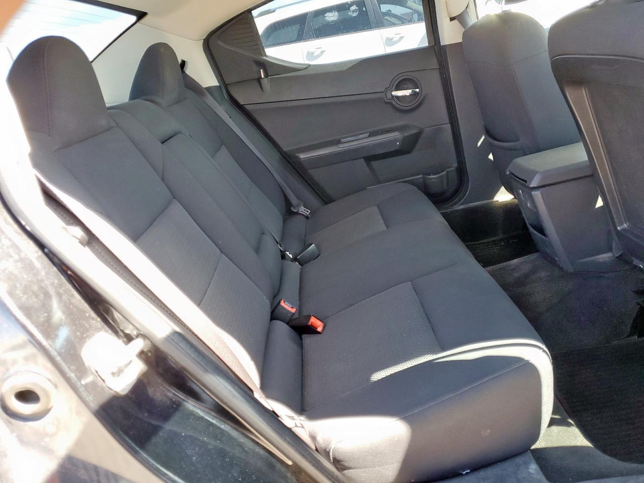 2010 Dodge Avenger - Image 10
