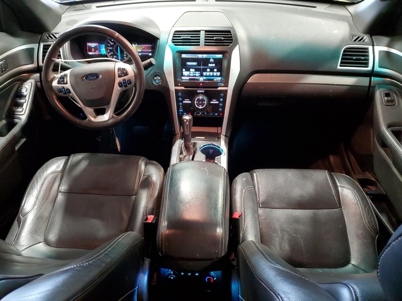 2015 Ford Explorer - Image 8