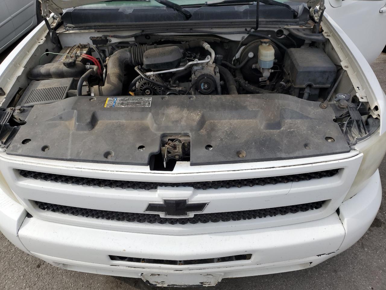 2009 Chevrolet Silverado - Image 11