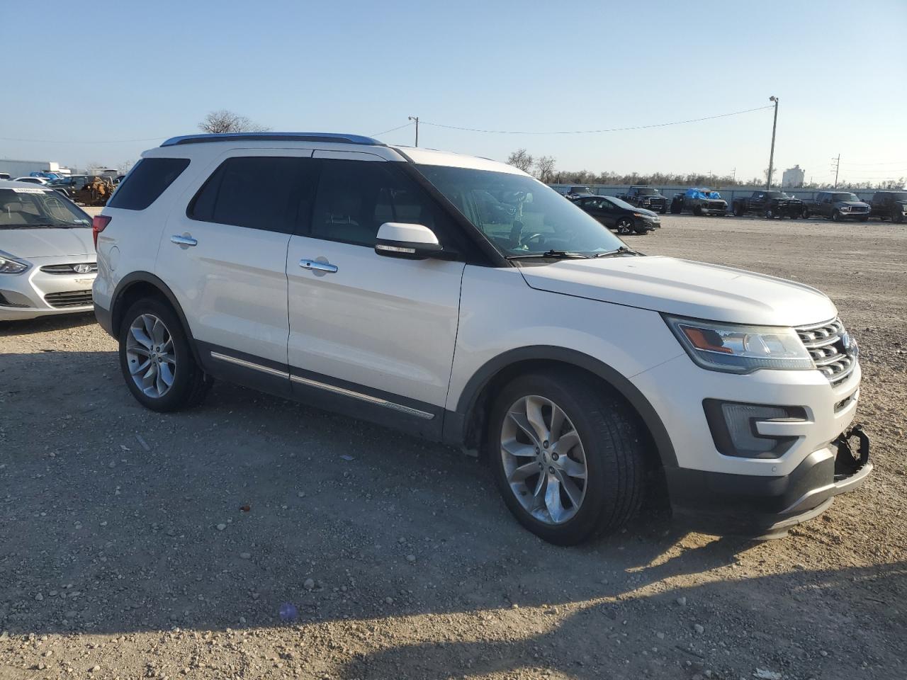2016 Ford Explorer - Image 4