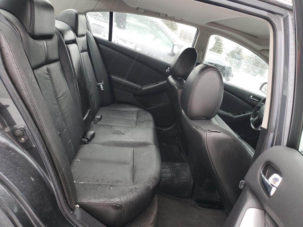 2010 Nissan Altima - Image 10