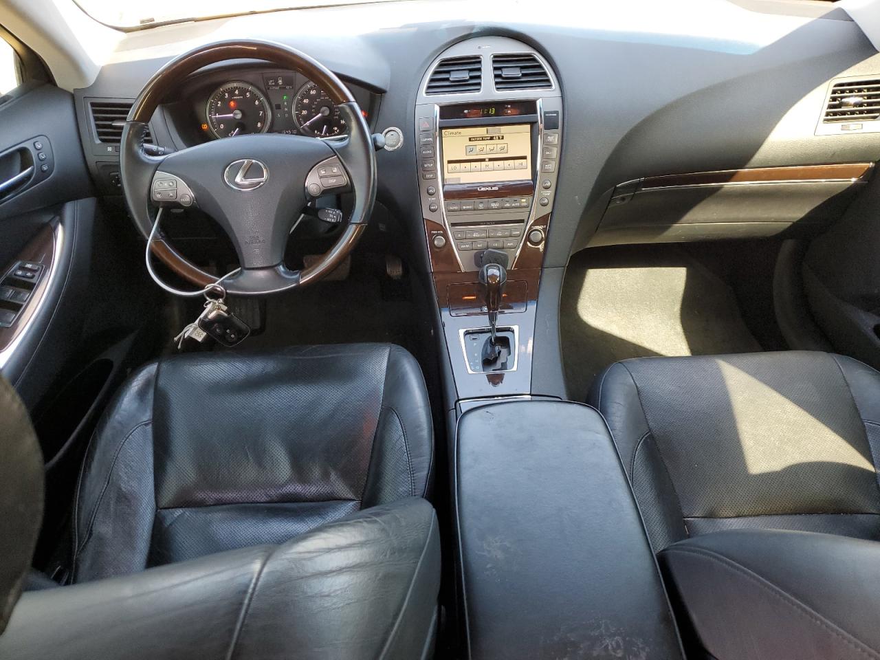 2011 Lexus ES - Image 8