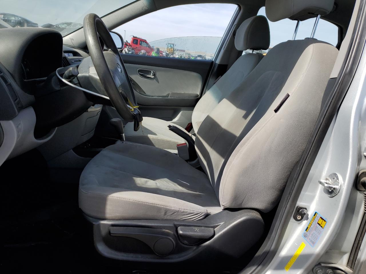 2010 Hyundai Elantra - Image 7