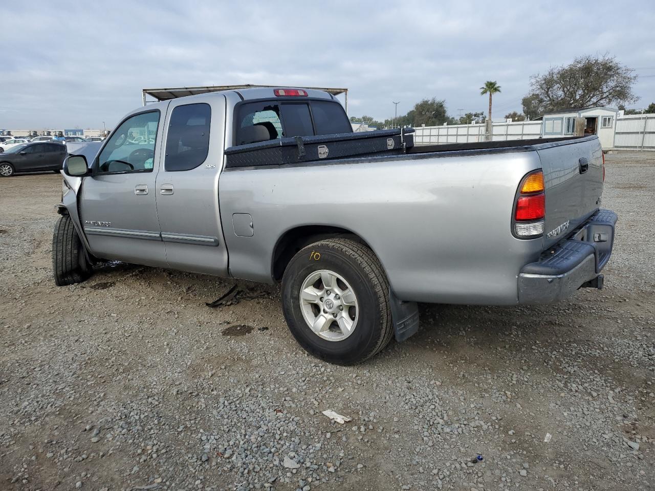 2004 Toyota Tundra - Image 2