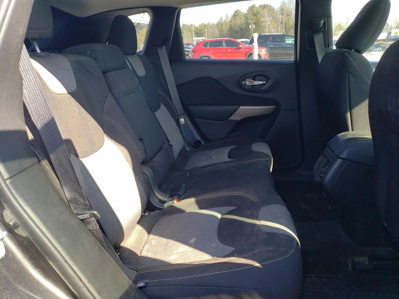 2018 Jeep Grand Cherokee - Image 11