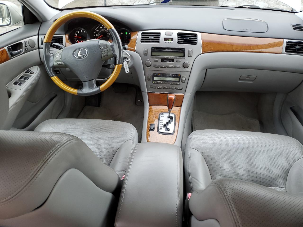 2005 Lexus ES - Image 8