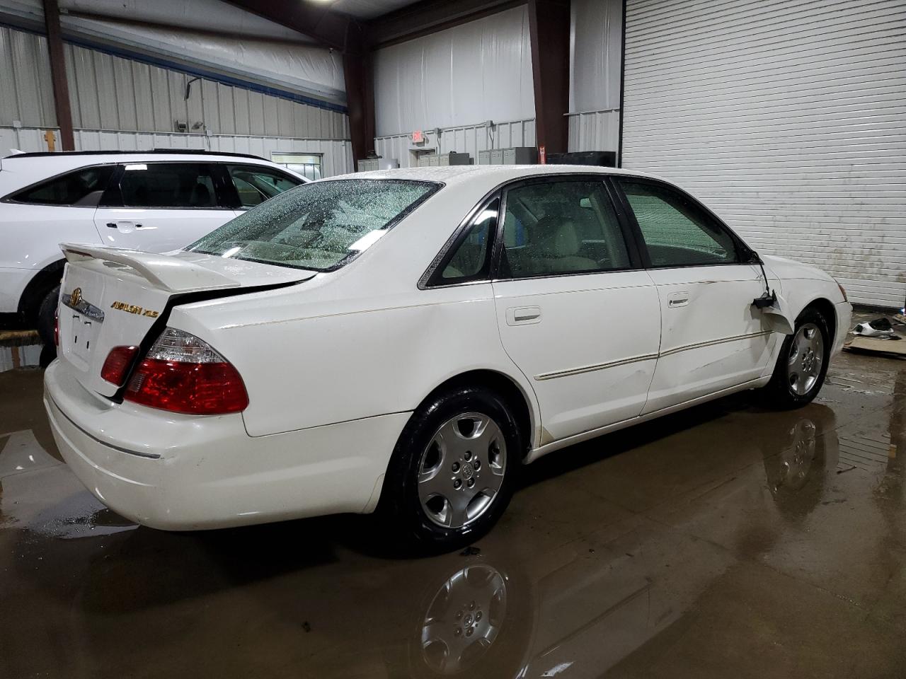 2003 Toyota Avalon - Image 3