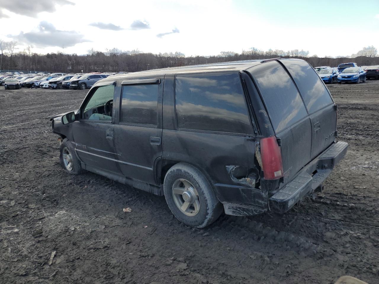 2000 Chevrolet Tahoe - Image 2