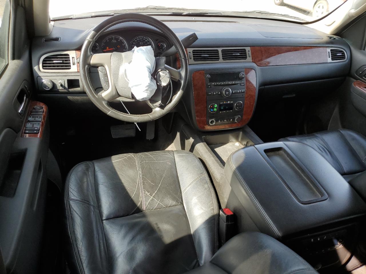 2014 Chevrolet Suburban - Image 8