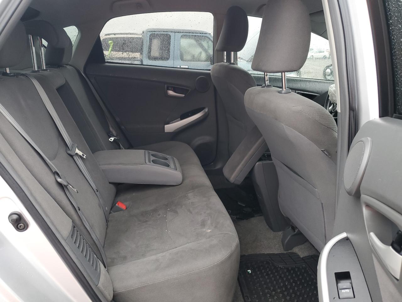 2011 Toyota Prius - Image 10