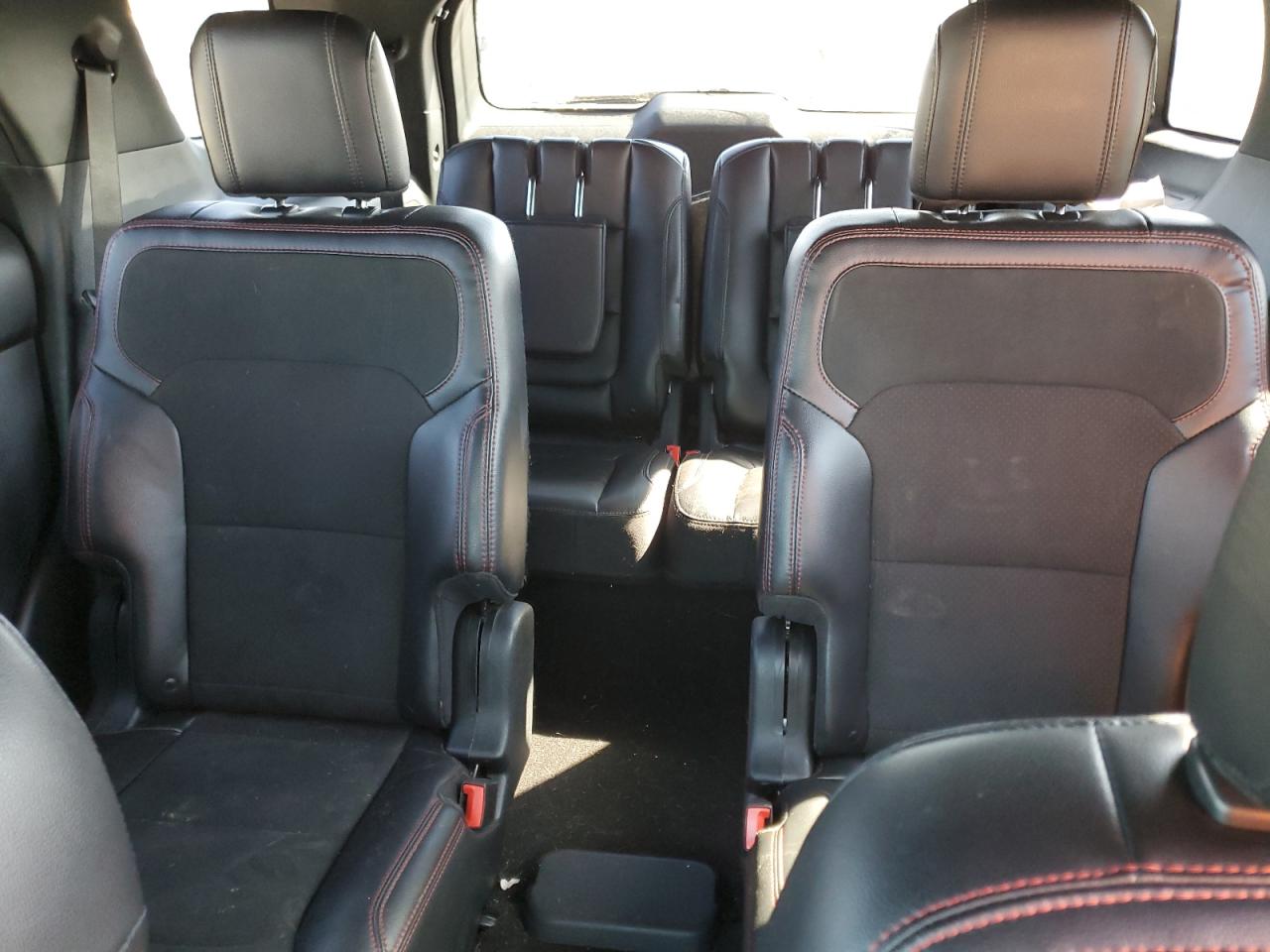 2019 Ford Explorer - Image 10