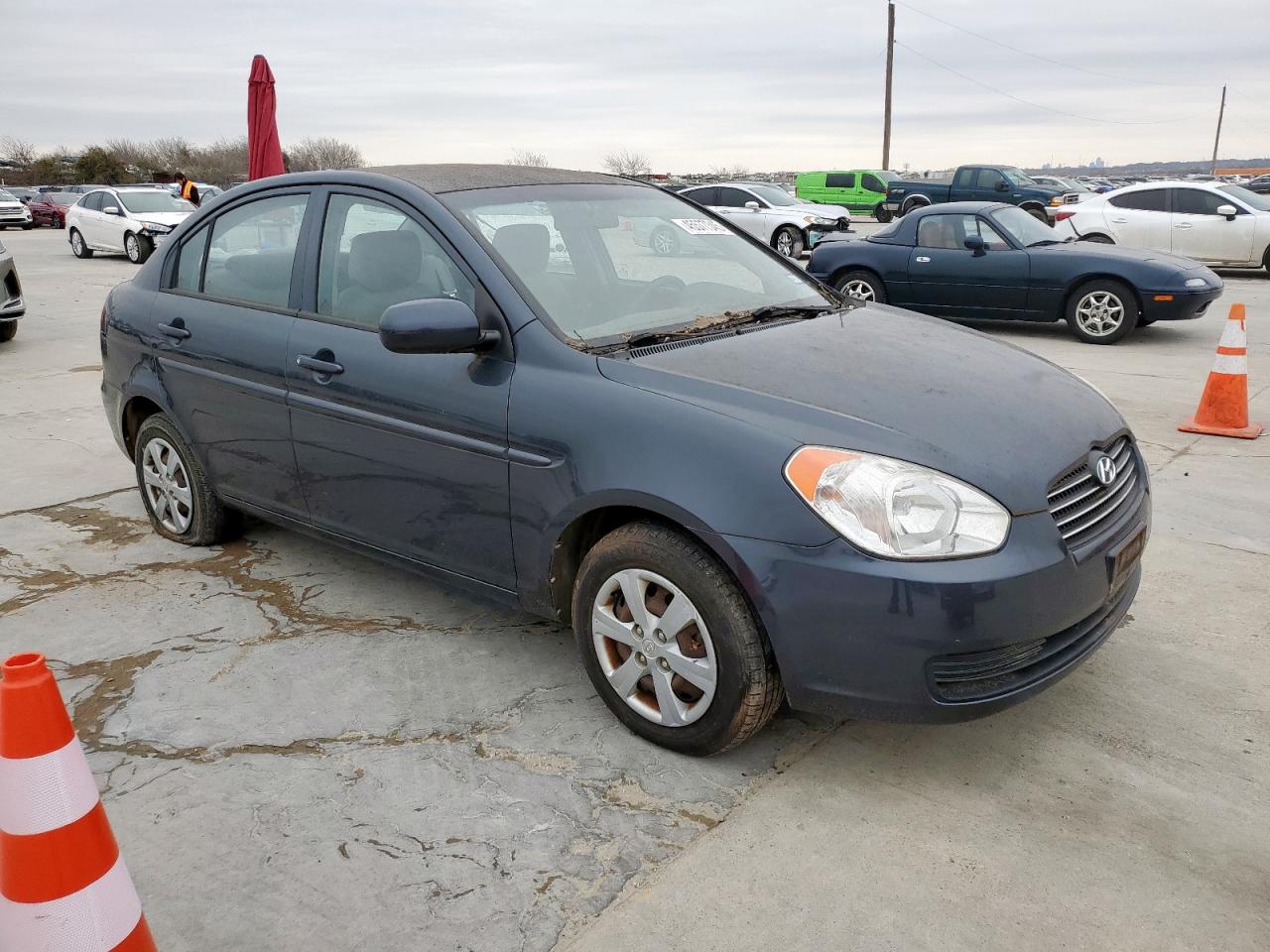 2011 Hyundai Accent - Image 4