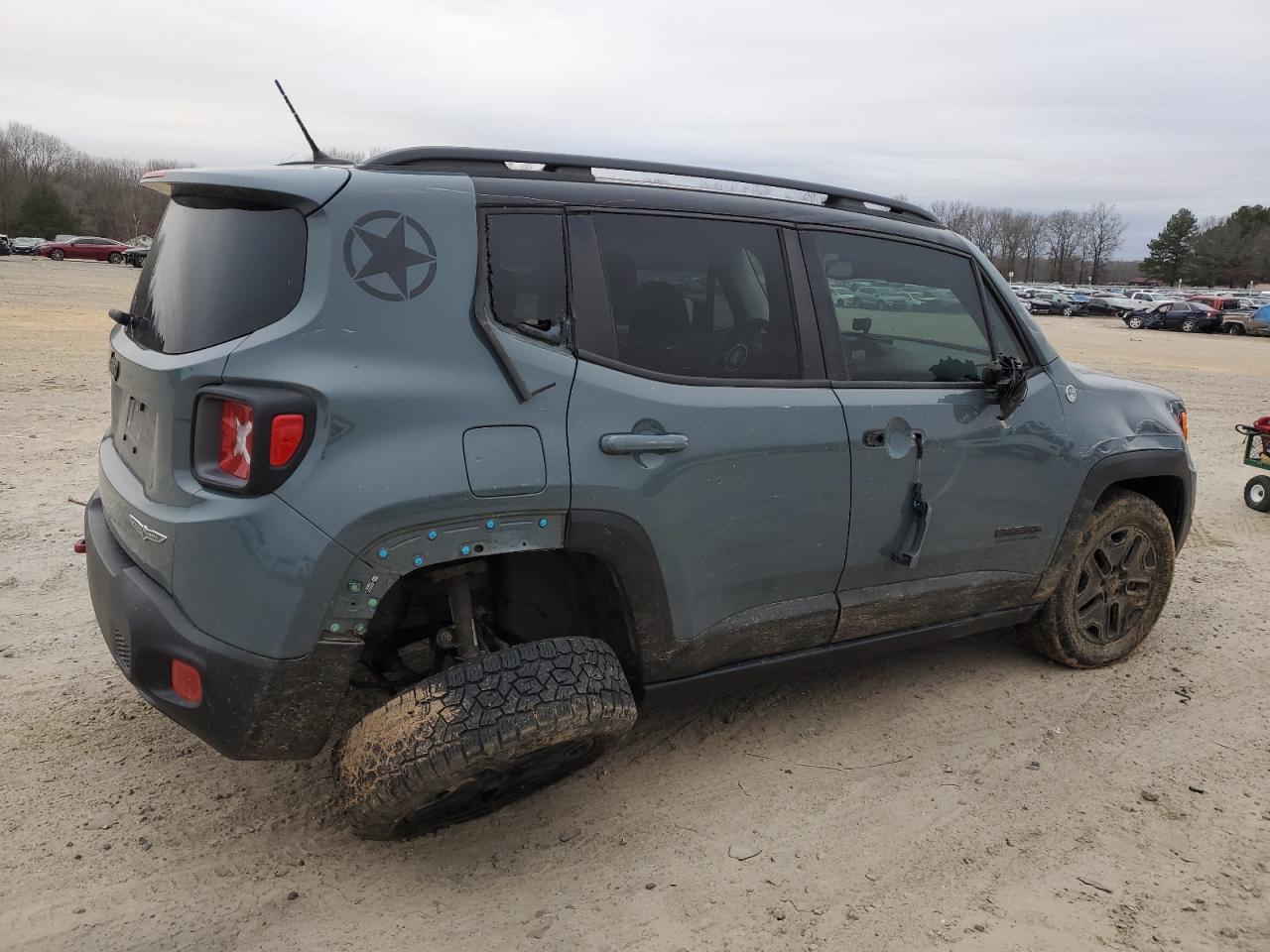 2017 Jeep Renegade - Image 3