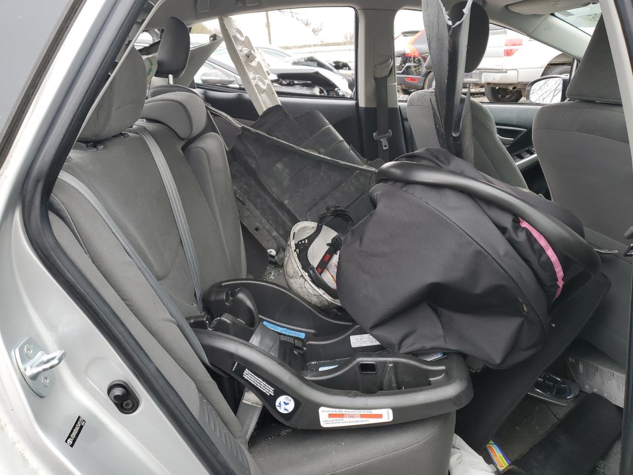 2012 Toyota Prius - Image 10