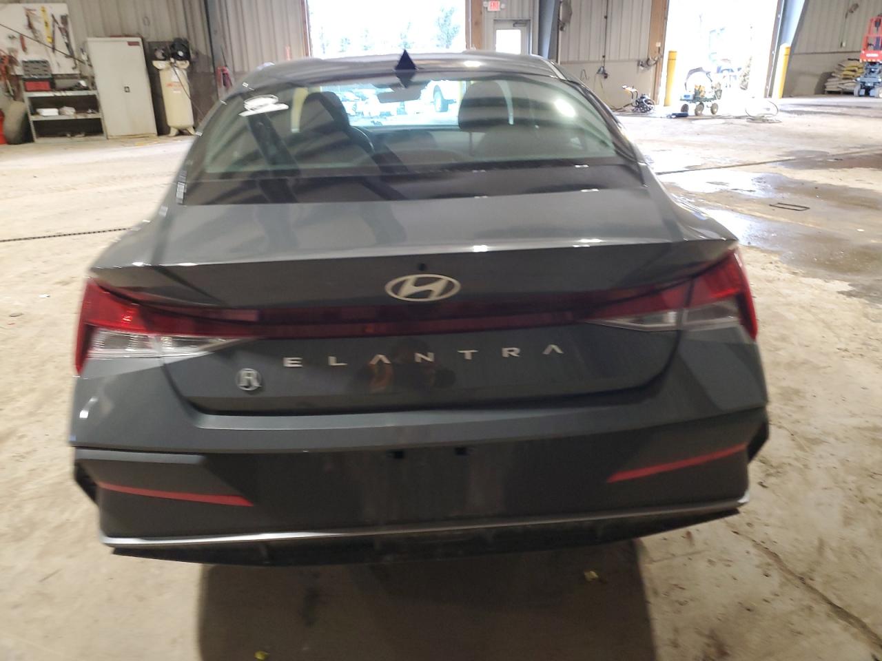 2024 Hyundai Elantra - Image 6