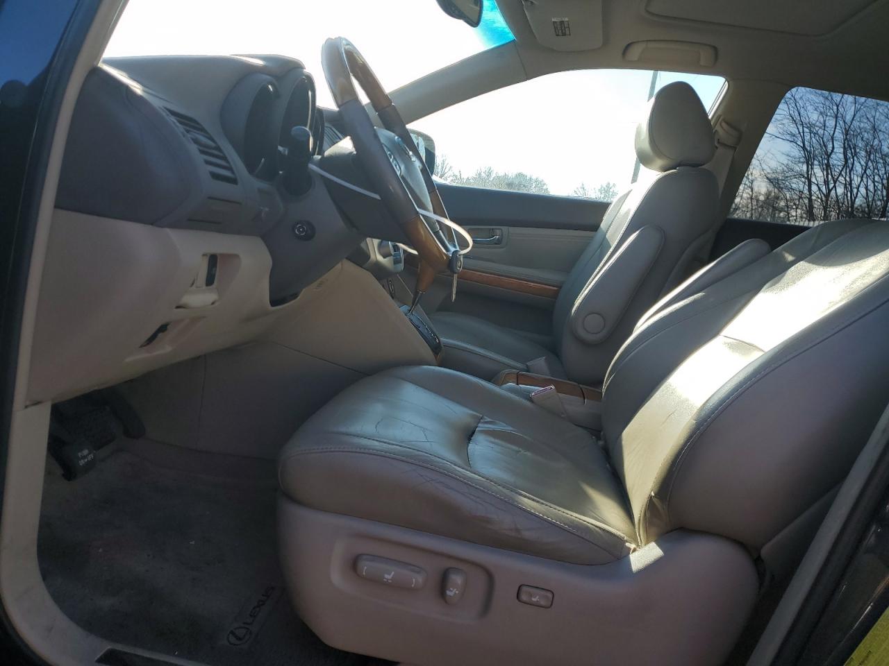 2005 Lexus RX - Image 7