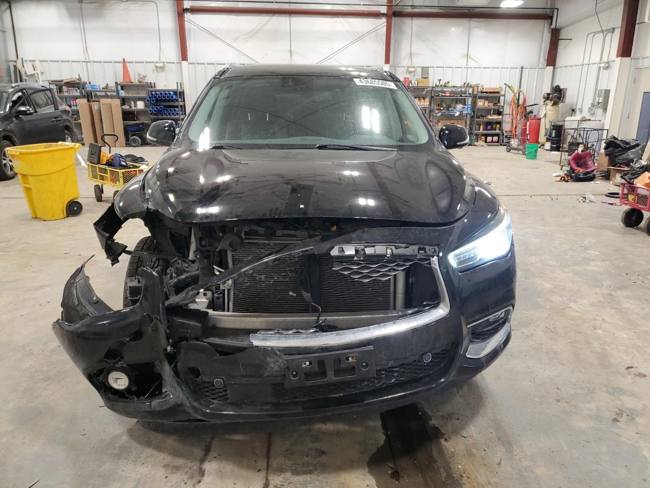 2017 Infiniti QX60 - Image 5