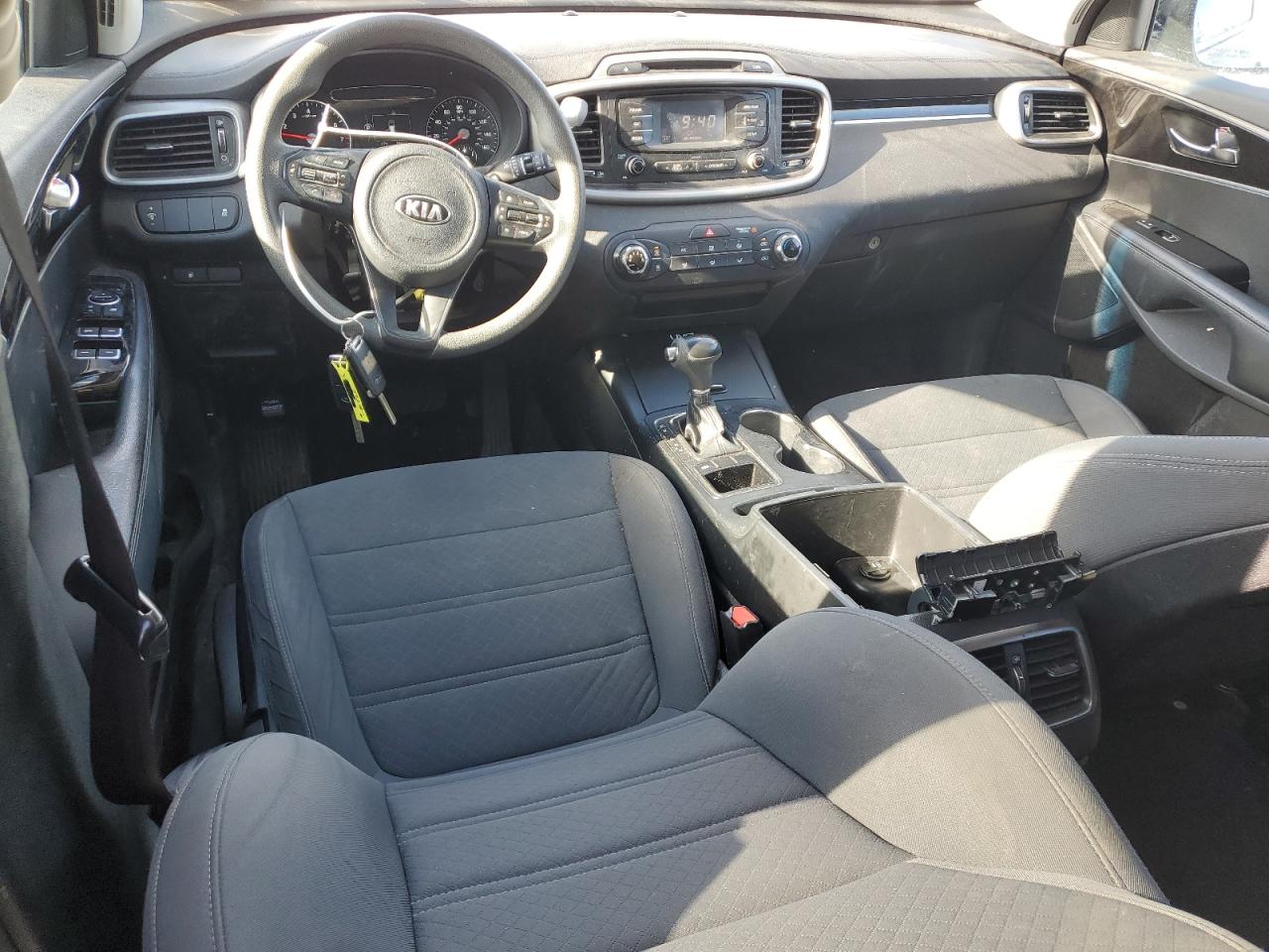 2016 Kia Sorento - Image 8