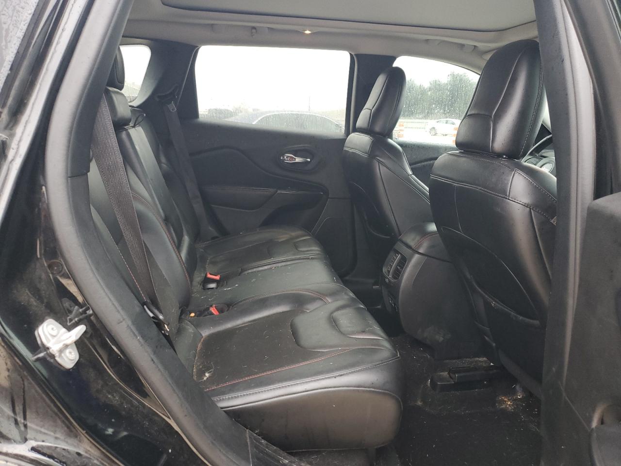2021 Jeep Cherokee - Image 12