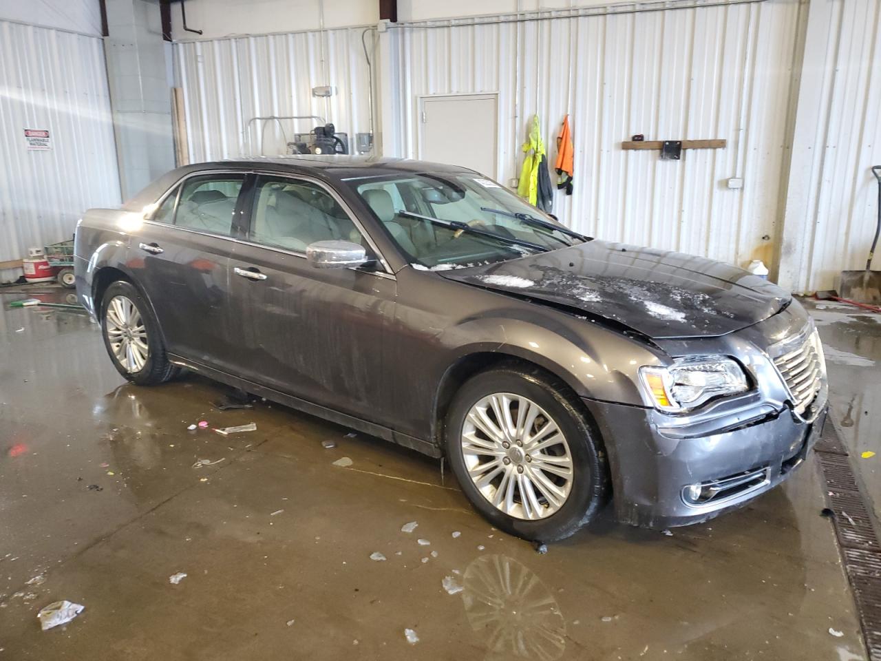 2014 Chrysler 300 - Image 4