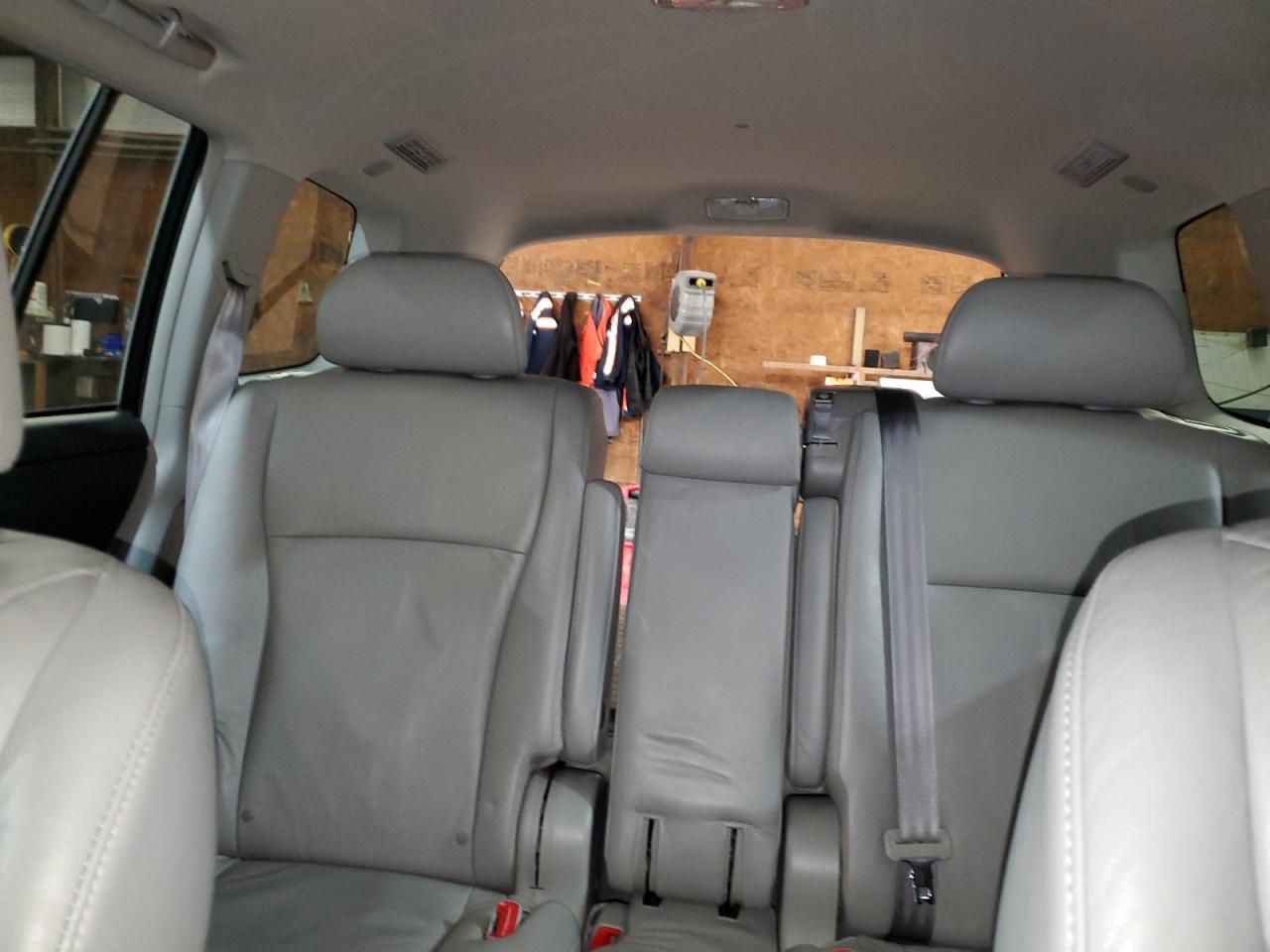 2010 Toyota Highlander - Image 10