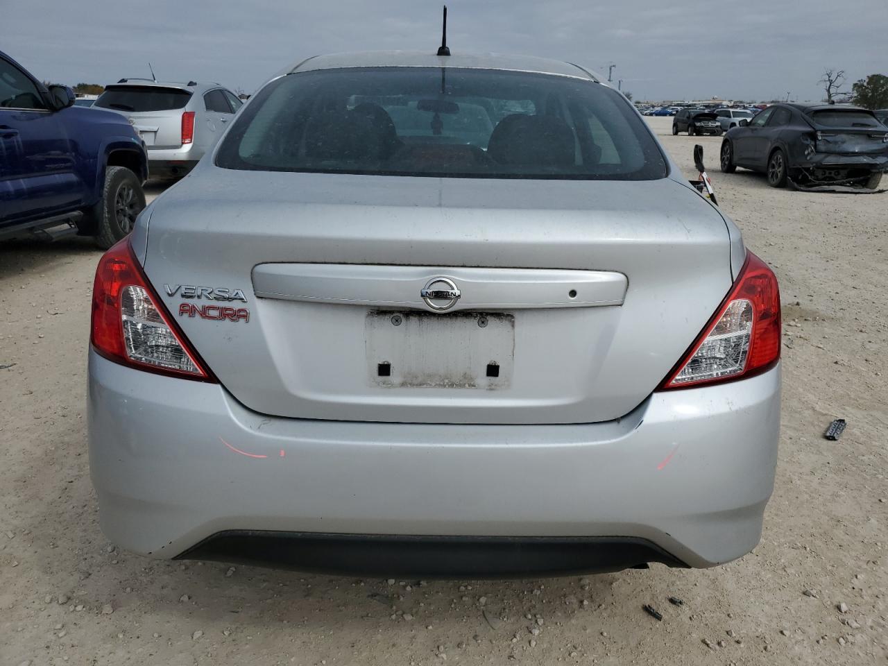 2017 Nissan Versa - Image 6