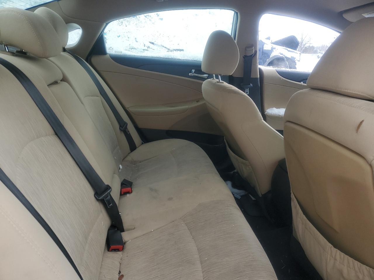 2013 Hyundai Sonata - Image 11